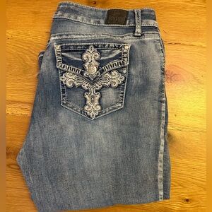 Love Indigo Detailed Pocket Jean capris